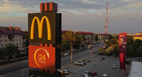 مک‌دونالد McDonald رستوران‌های روسیه را به اپراتور محلی می‌فروشد