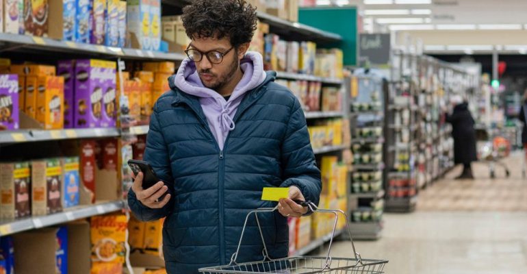 تورم inflation بریتانیا به بالاترین حد در 40 سال گذشته یعنی 9 درصد رسید