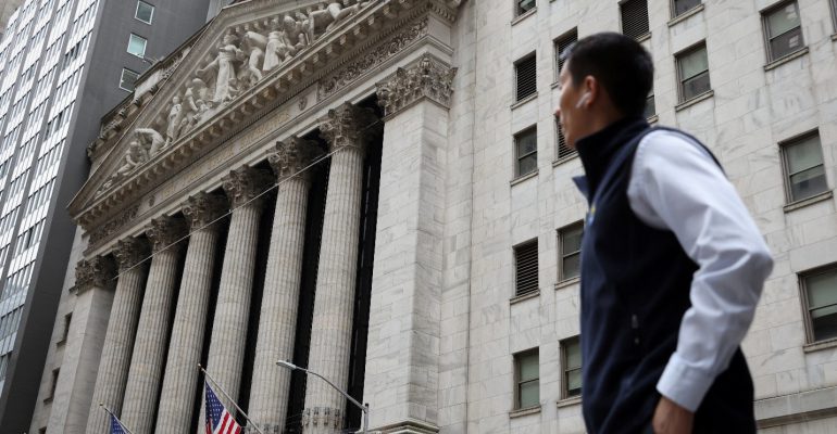 وال استریت Wall Street دقایقی قبل از نشست فدرال رزرو افزایش یافت