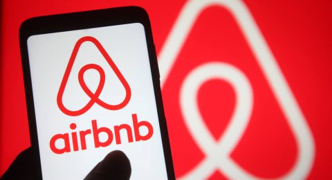 استرالیا Airbnb را به گمراه کردن مشتریان در قیمت متهم می کند