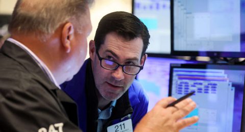 SPX 500 و Nasdaq در معاملات متلاطم با افزایش سهام رشد صعودی کردند