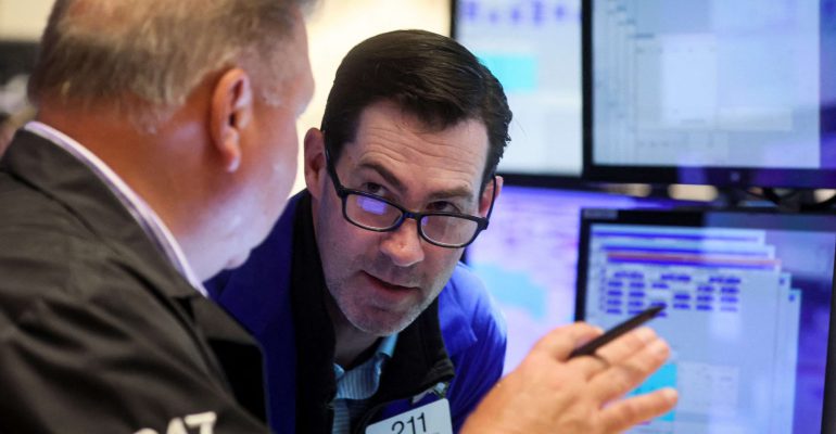 SPX 500 و Nasdaq در معاملات متلاطم با افزایش سهام رشد صعودی کردند