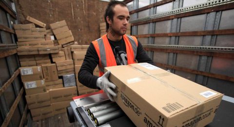 آمازون Amazon در بریتانیا 4000 شغل جدید ایجاد می کند