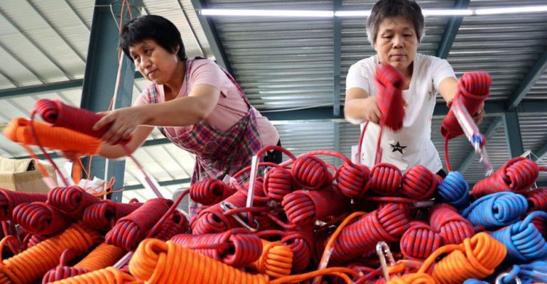 چین China بر تقویت اقتصاد تاکید دارد