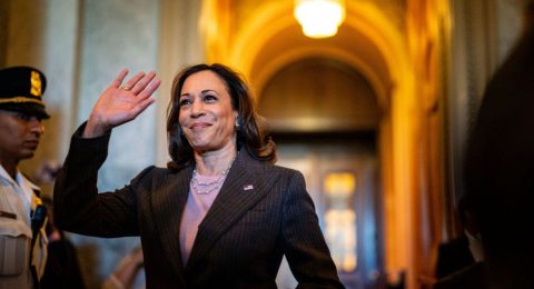 سنای ایالات متحده US Senate بسته جامع آب و هوا، مالیات و مراقبت های بهداشتی را تصویب کرد
