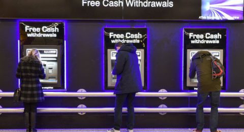 بانک مرکزی انگلیس Bank of England تصمیم گیری در مورد نرخ بهره را پس از مرگ ملکه به تعویق انداخت