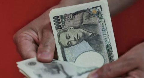 ین ژاپن Japanese yen در برابر دلار آمریکا به پایین ترین حد در سه دهه اخیر رسید