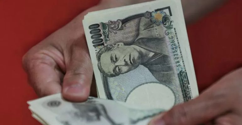 ین ژاپن Japanese yen در برابر دلار آمریکا به پایین ترین حد در سه دهه اخیر رسید