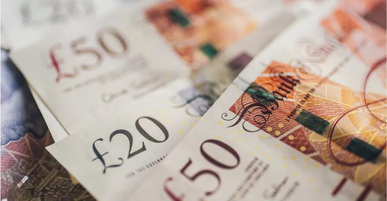 افزایش پوند pound در نتیجه بازنگری طرح مالیاتی