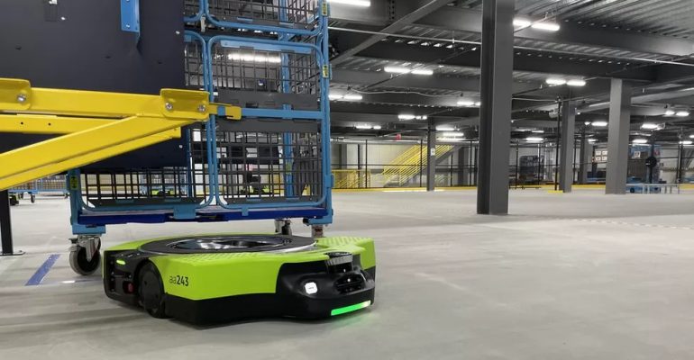 آمازون Amazon در حال آماده شدن برای کاهش هزاران شغل