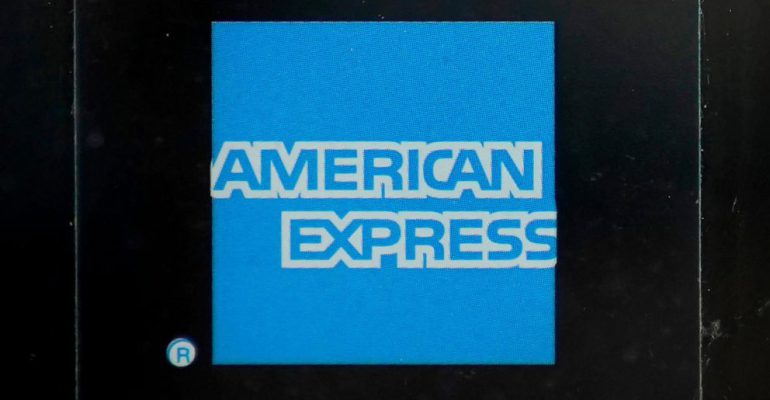 سود امریکن اکسپرس AmEx حدود ۹ درصد کاهش یافت