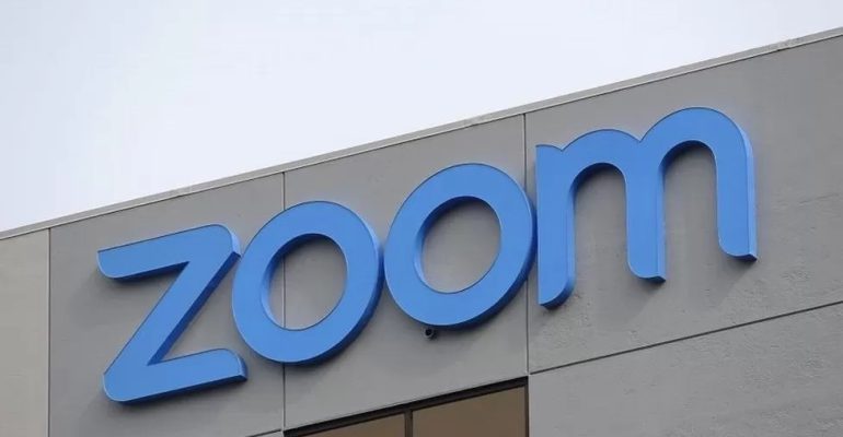 رئیس زوم Zoom، "بدون دلیل" اخراج شد